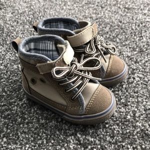 Boys hiking shoes